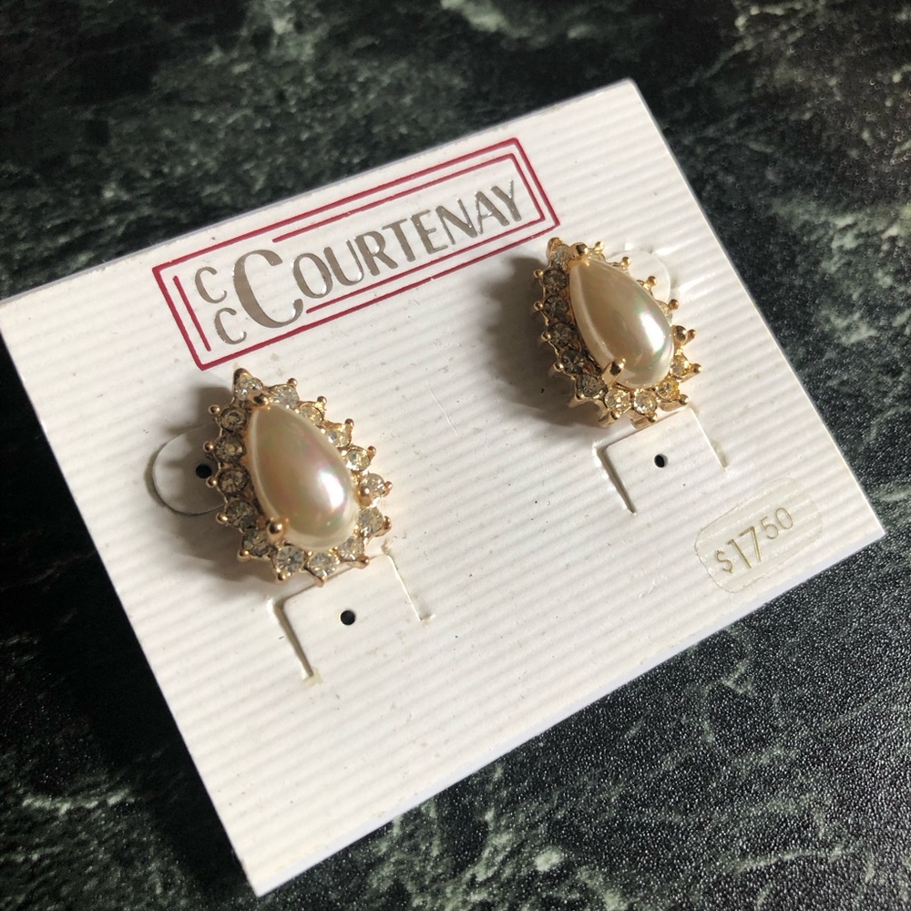 Goldtone Pearl Earrings